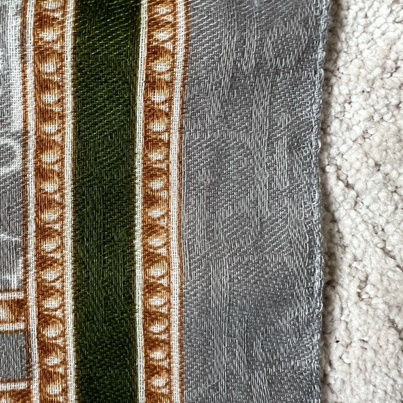 Christian Dior shawl. - Picture 5 of 5